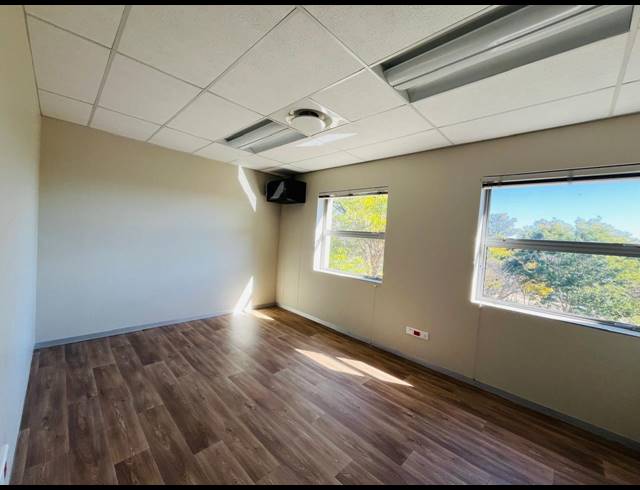 183M² OFFICE FOR SALE IN BROADACRES